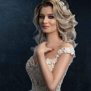 Tiara Larissa