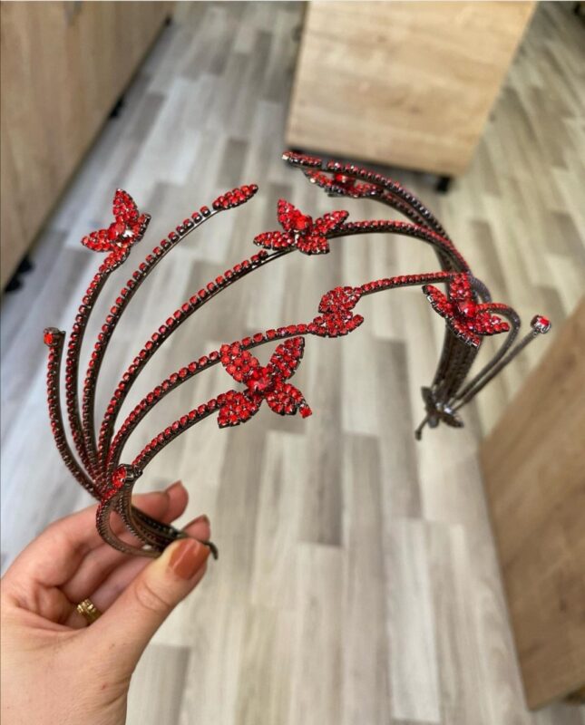 Tiara extravaganta cu flori