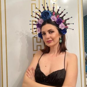 Accesoriu extravagant tip coroană cu flori