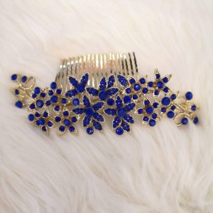 Pieptăn cu flori accesorizat cu strasuri