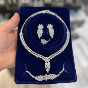 Set pentru mirese cu colier, cercei, brățară și inel, cu zirconii argintii – 84