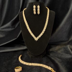 Set elegant cu zirconiu auriu - 72