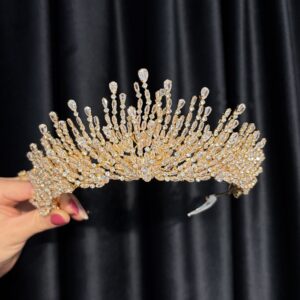 Coroană aurie accesorizată cu zirconiu strălucitor – 5502A