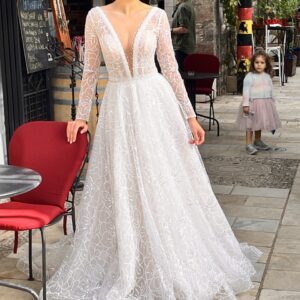 rochie mireasa a line cu mâneci lungi si decolteu in v, Iași