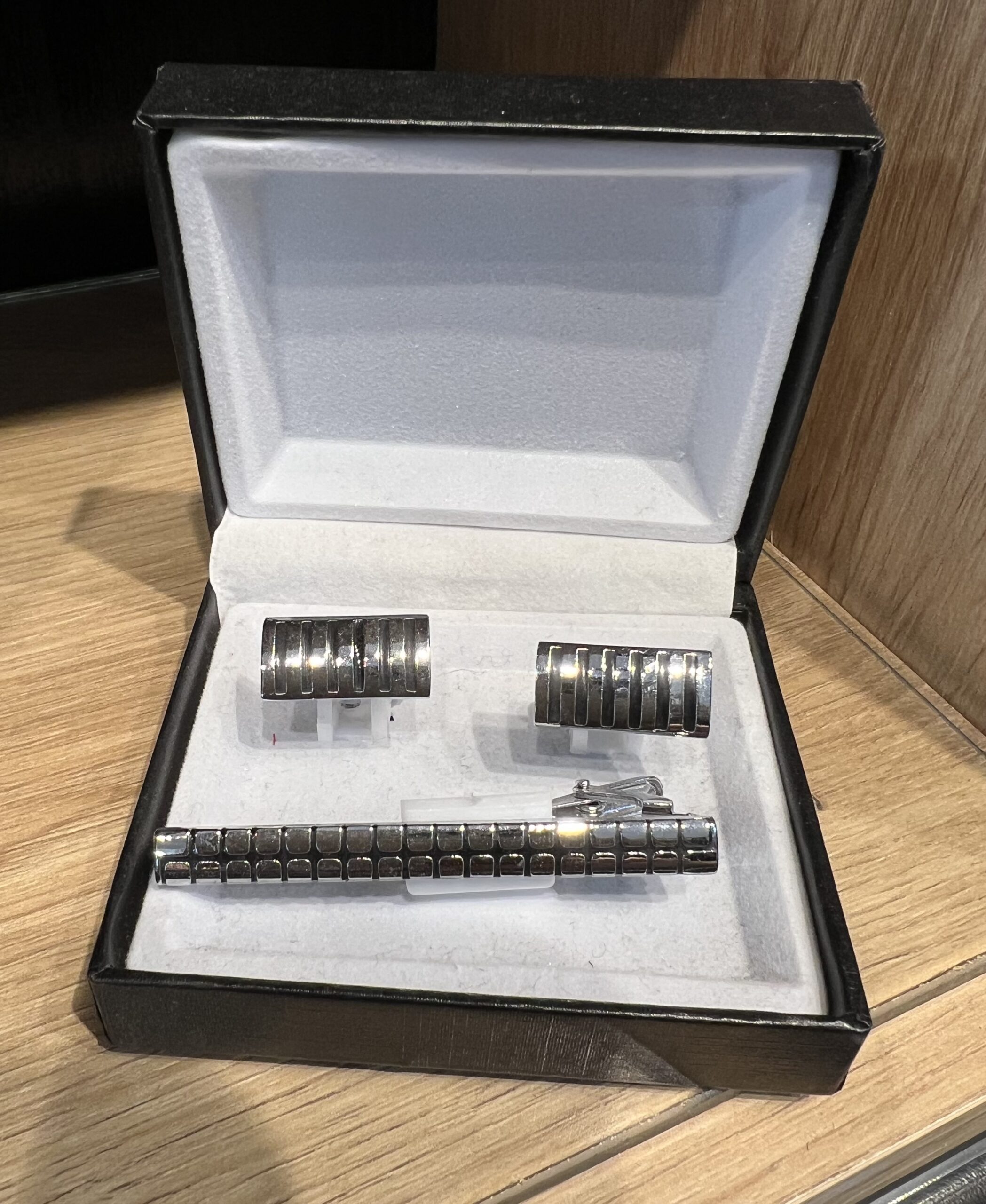 Set butoni și ac de cravata pentru mire - 05