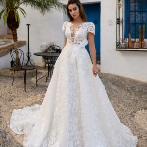 rochie de mireasa tip prints din dantela florala premium, cu decolteu elegant si fusta amplă romantică - kreatiba bridal